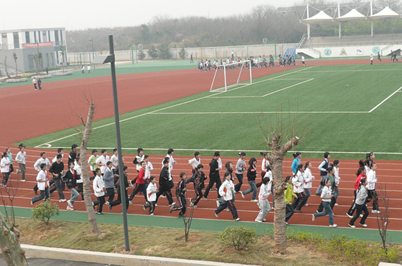 校园体育_副本.jpg