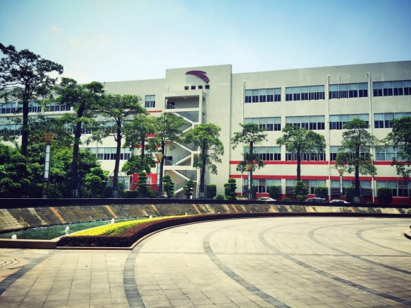 安踏晋江工厂厂区.jpg