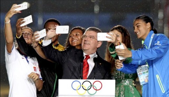 社交奥运 巴赫.jpg