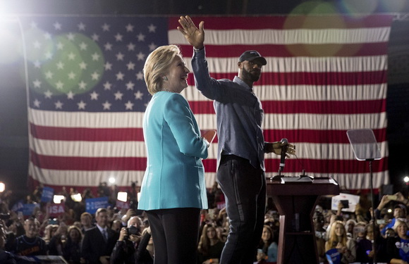 詹姆斯 希拉里.jpg