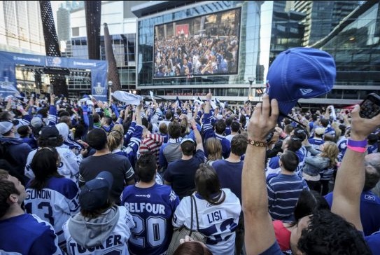 福特体育场 底特律.jpg