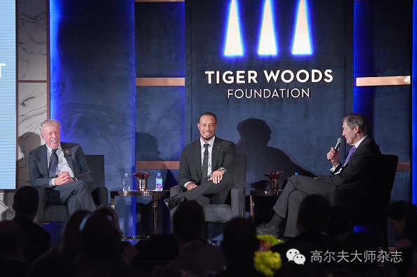 今年10月,老虎出席老虎·伍兹基金会20周年庆典。多年来,基金会筹集了可观的善款。.jpeg