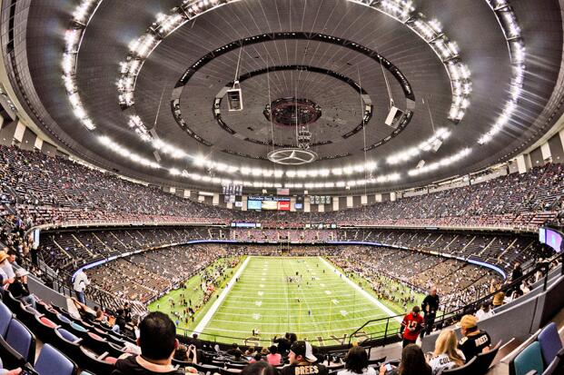Mercedes-Benz-Superdome 内部.jpg