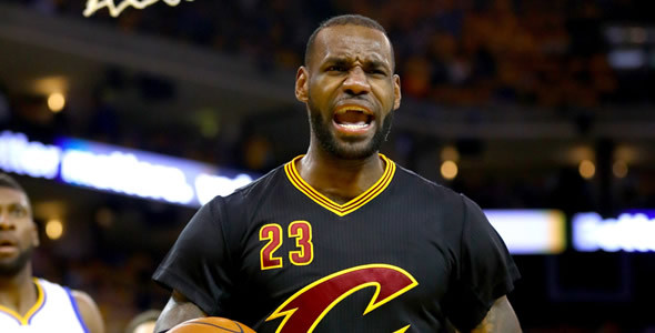 詹姆斯 短袖.jpg