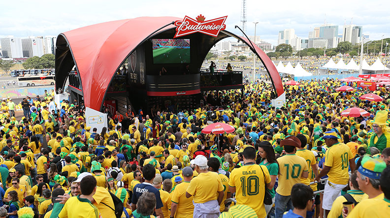 百威 球迷.jpg
