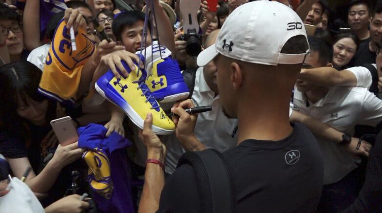 库里 中国行.jpg