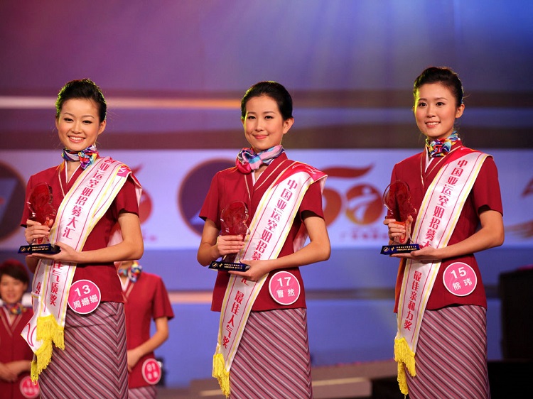 南航 亚运空姐.jpg