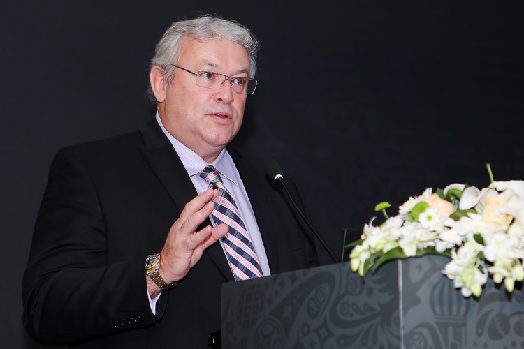 国际足联官方款待计划的总监John Parker.jpg