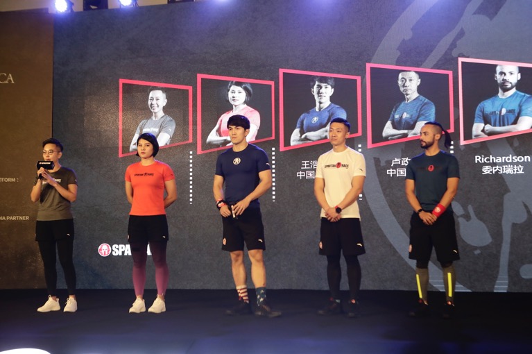 2-安踏首次牵手斯巴达勇士赛 蓄力深耕综训市场.jpg