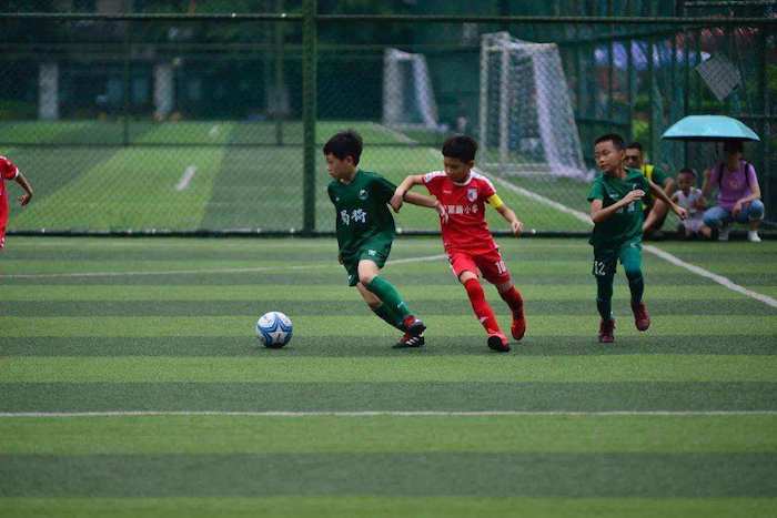 校园足球.jpg