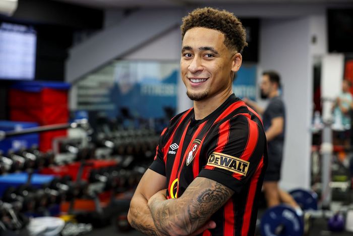 1692093257976303.jpg 伯恩茅斯 衣袖.jpg