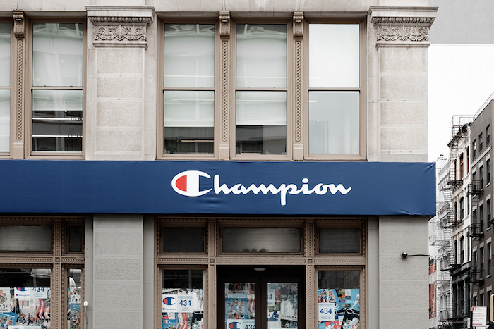 1696817242599363.jpg champion.jpg