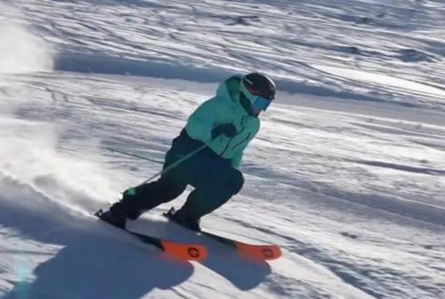 1701069236555385.jpg 滑雪教练.jpg