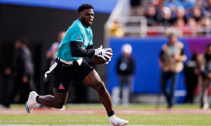 1713175235188839.jpg 腰旗橄榄球.jpg