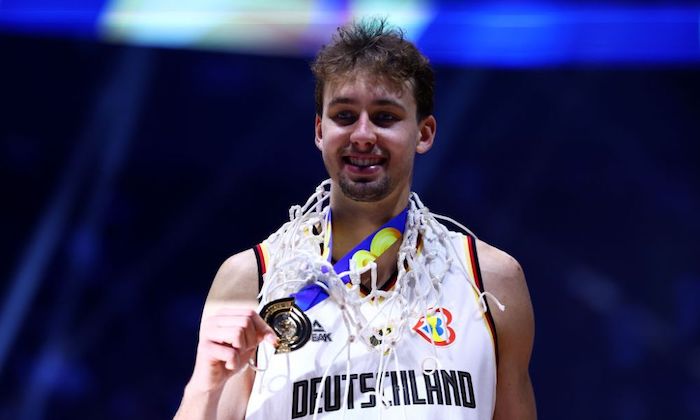 1740942453111661.jpeg DAZN篮球.jpeg