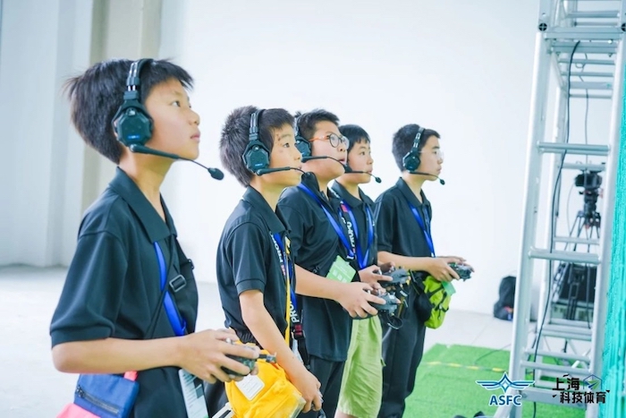 1741451751677834.jpeg 无人机足球.jpeg