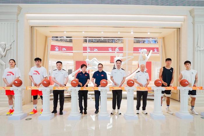 1745592698186373.jpeg 安踏.jpeg